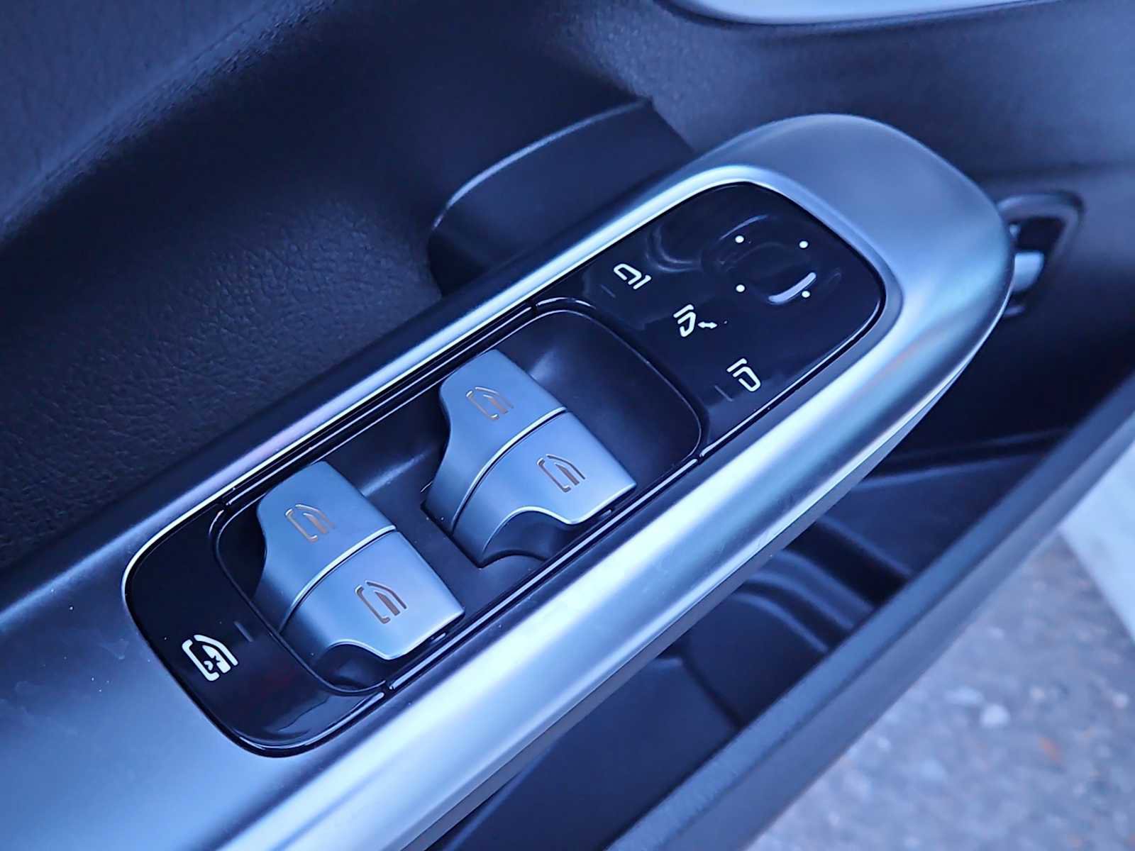 Used 2024 Mercedes-Benz C 300 4MATIC Sedan w/ Exclusive Trim Package image 29