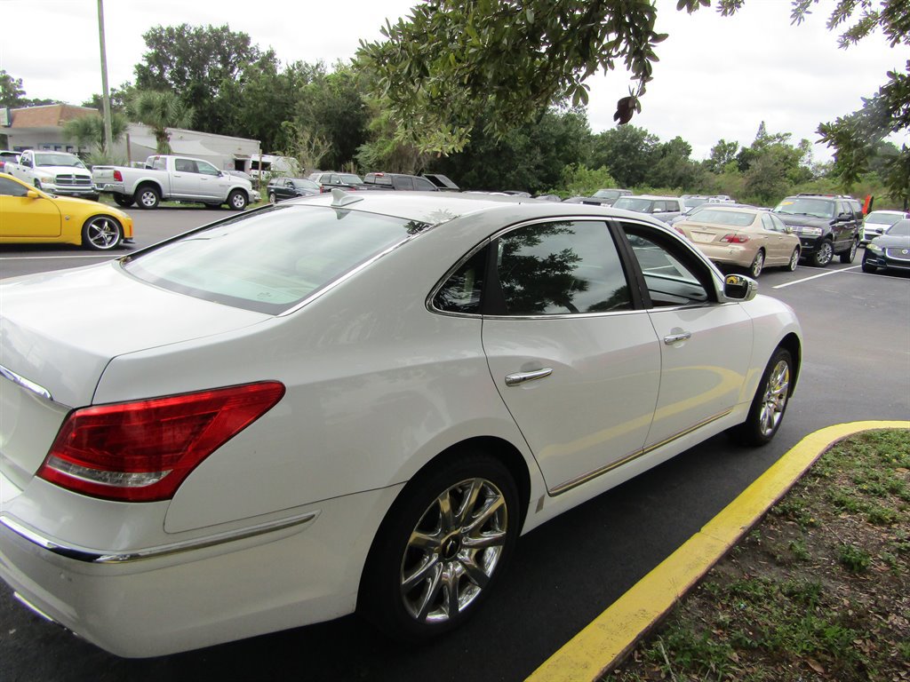 Used 2011 Hyundai Equus Signature RWD image 5