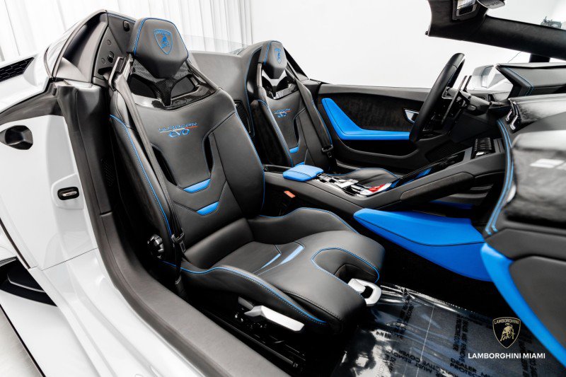 Used 2022 Lamborghini Huracan EVO image 47