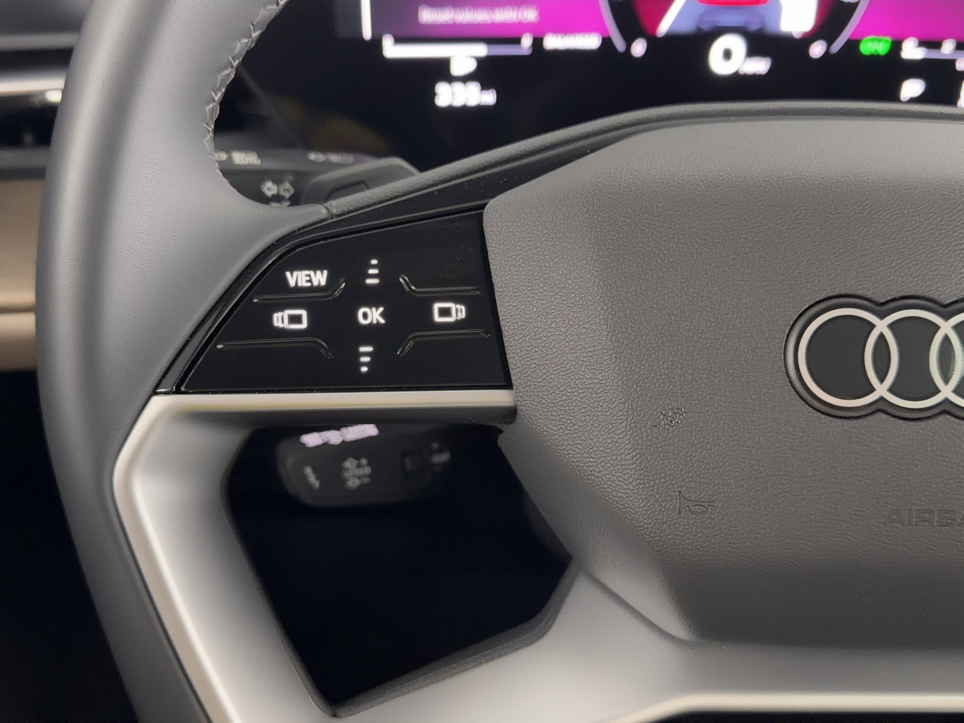 Used 2025 Audi Q5 Premium w/ Convenience Package image 21