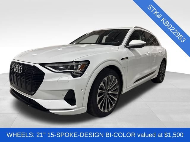 Used 2019 Audi e-tron Prestige w/ Prestige Package image 3