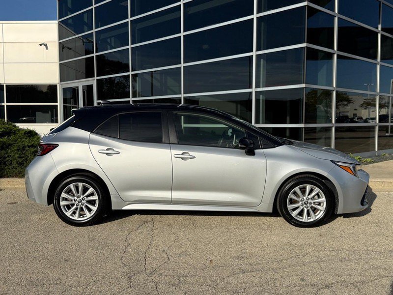 Used 2023 Toyota Corolla SE FWD image 2