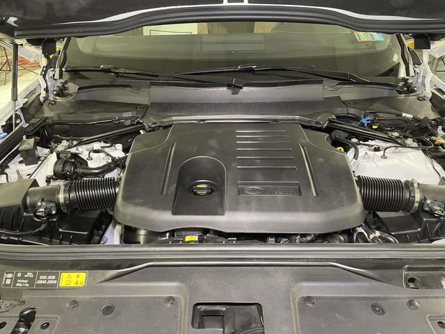Used 2025 Land Rover Discovery Dynamic SE image 25