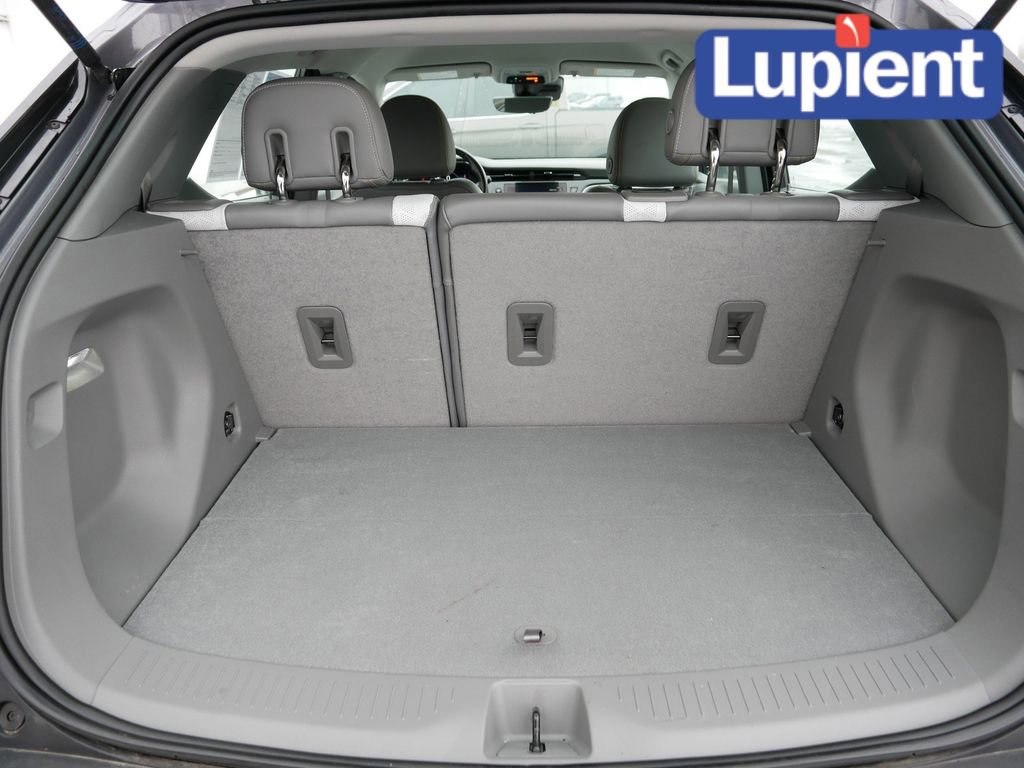 Used 2023 Chevrolet Bolt EUV Premier image 7