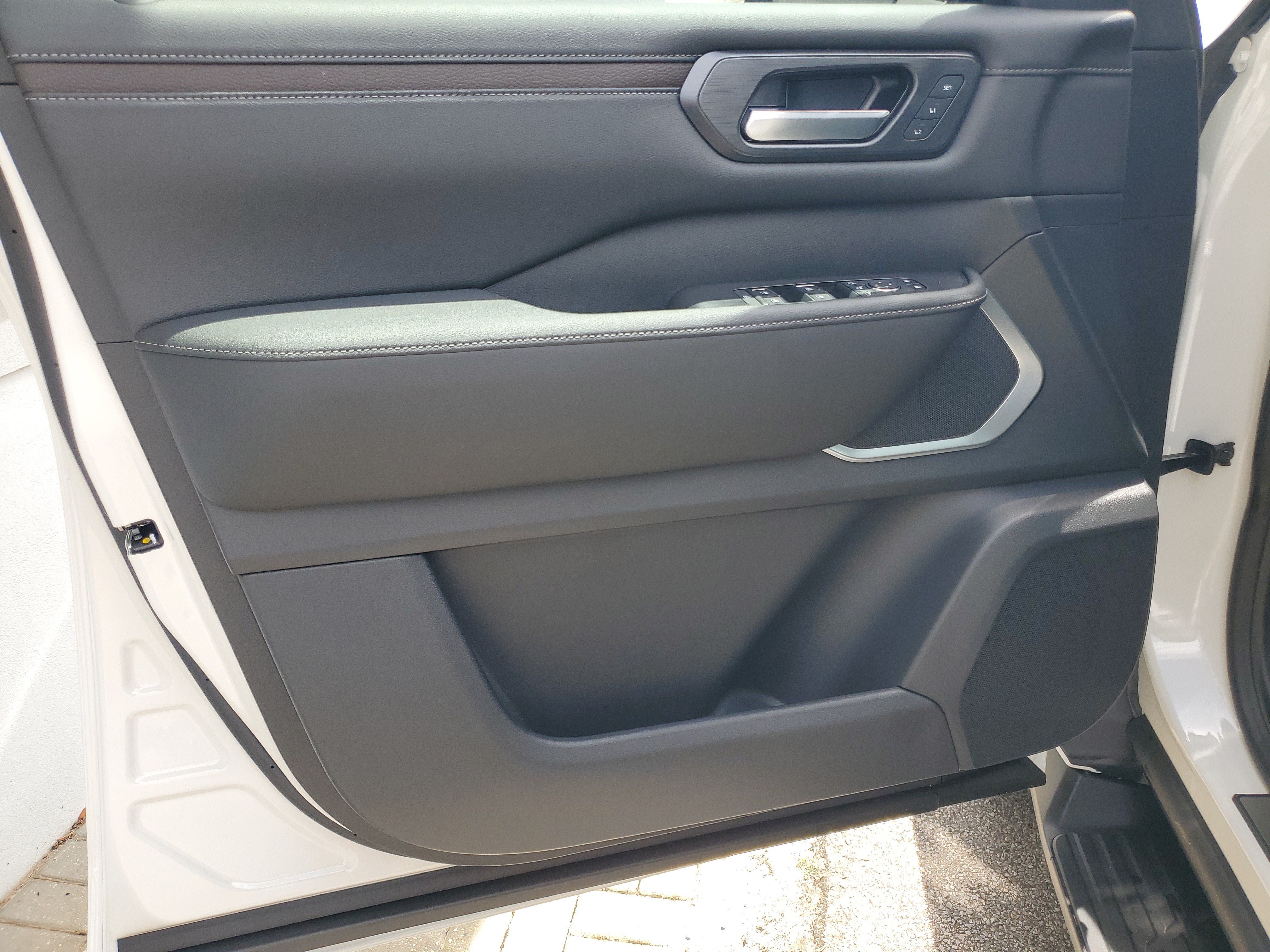 New 2026 Nissan Armada Platinum RWD image 15