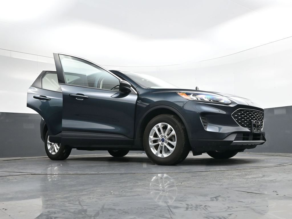 Used 2022 Ford Escape SE w/ Cold Weather Package image 38