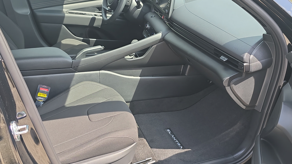 New 2026 Hyundai Elantra Sport FWD image 12