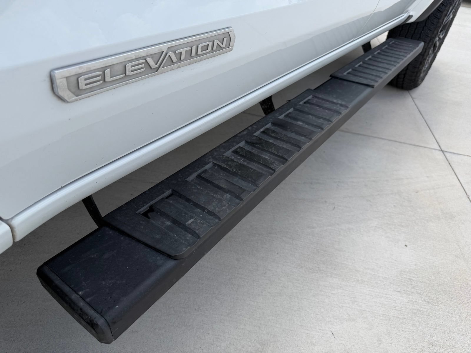 Used 2023 GMC Canyon Elevation w/ Elevation Premium Package RWD image 4