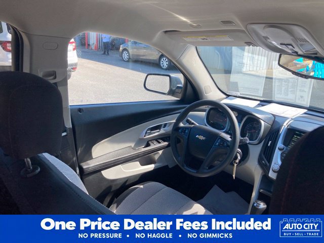 Used 2017 Chevrolet Equinox LS FWD image 33