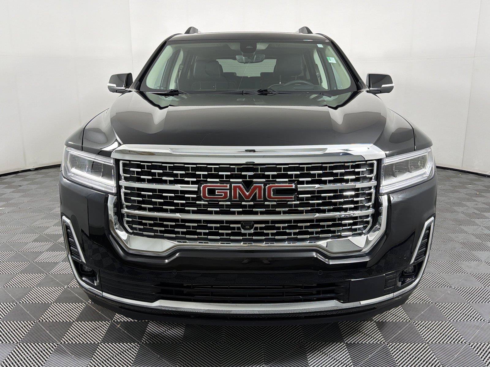 Certified 2023 GMC Acadia Denali w/ Denali Ultimate Package FWD image 2