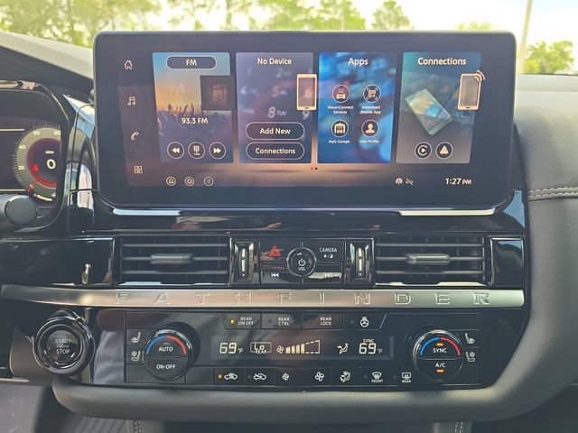 Used 2026 Nissan Pathfinder Platinum FWD image 18
