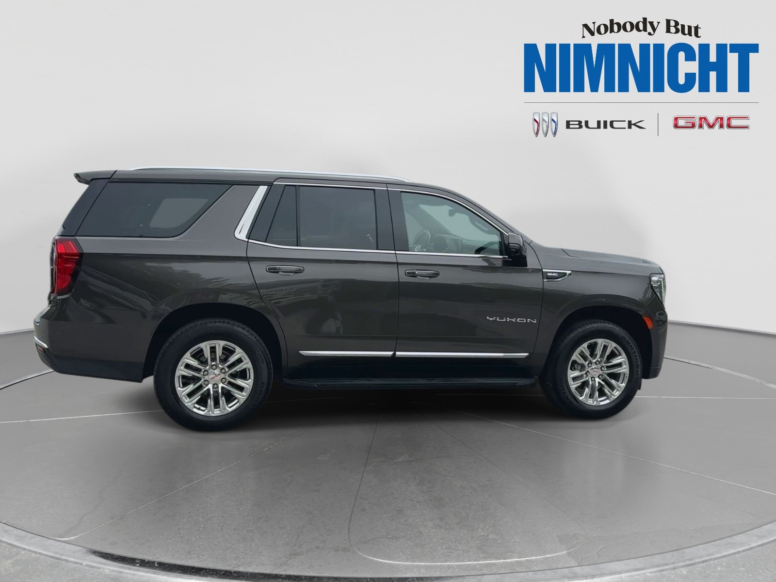Used 2021 GMC Yukon SLT w/ SLT Premium Package AWD/4WD image 8