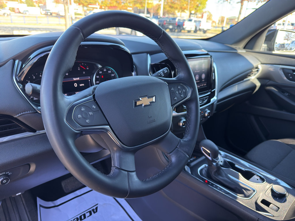 Used 2023 Chevrolet Traverse LT image 39