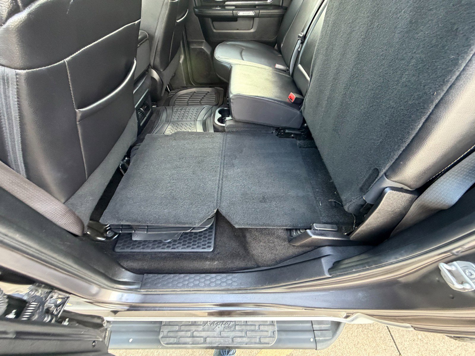 Used 2016 RAM 1500 Laramie w/ Convenience Group image 20