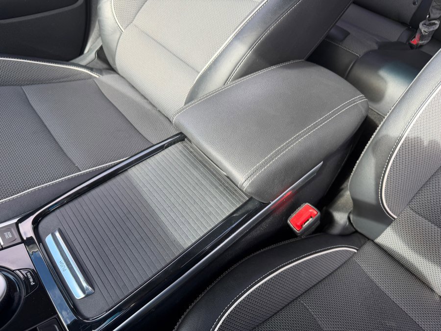 Used 2020 Kia Niro EX w/ Cold Weather Package image 28