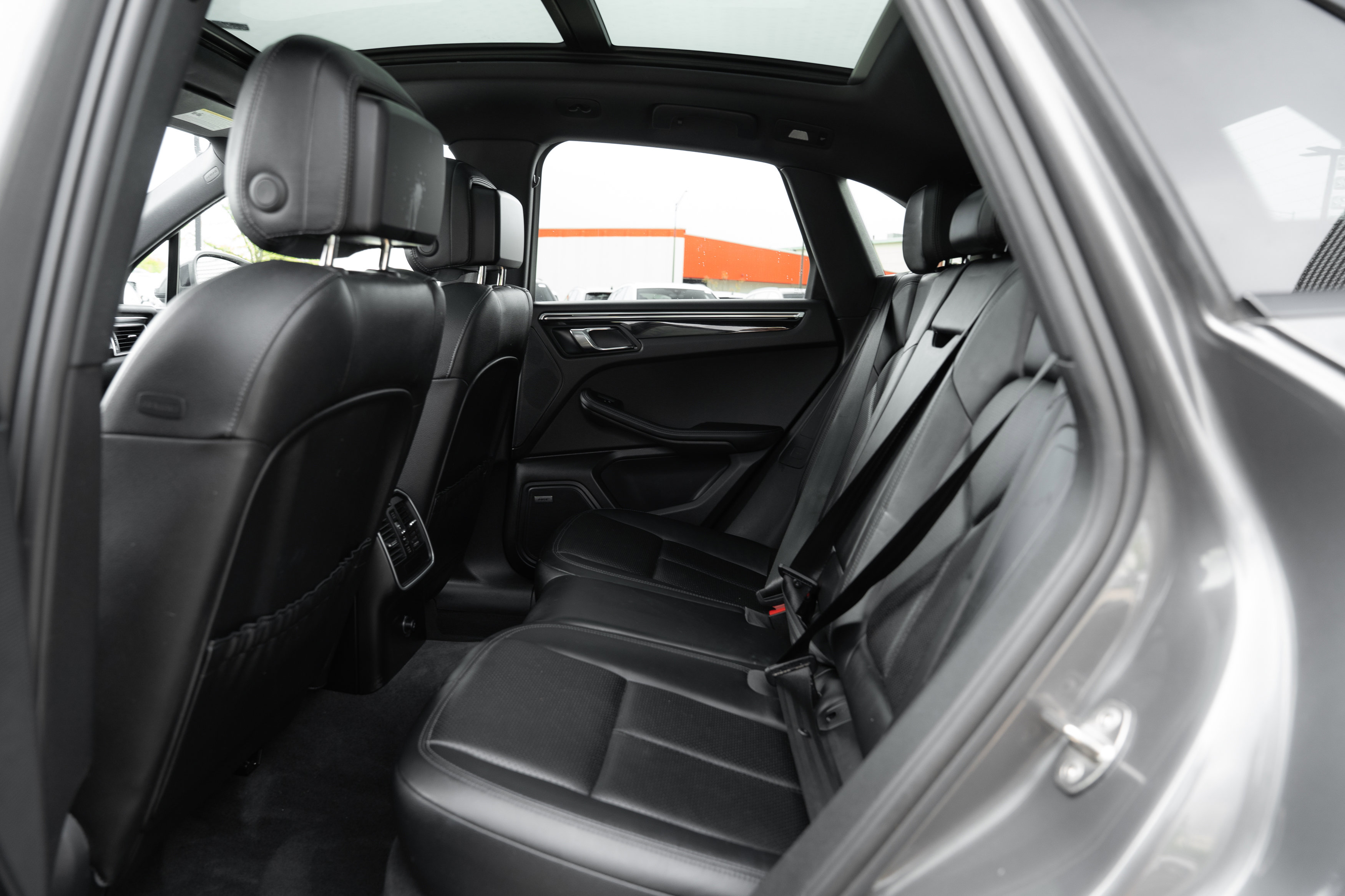 Used 2015 Porsche Macan S AWD/4WD image 26