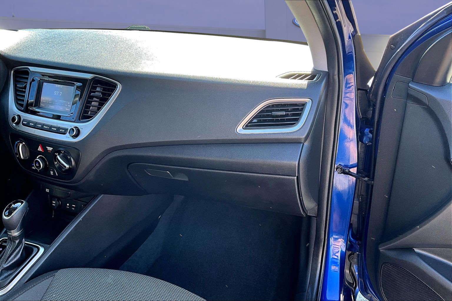 Used 2018 Hyundai Accent SE FWD image 25