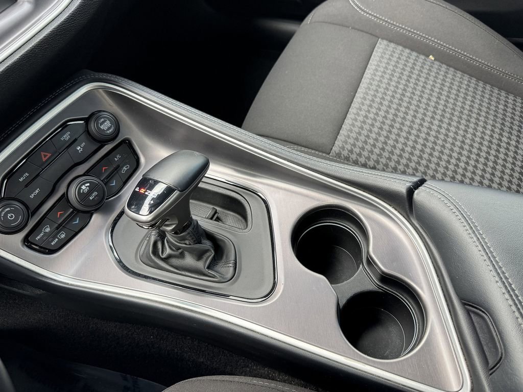 Used 2021 Dodge Challenger SXT image 21