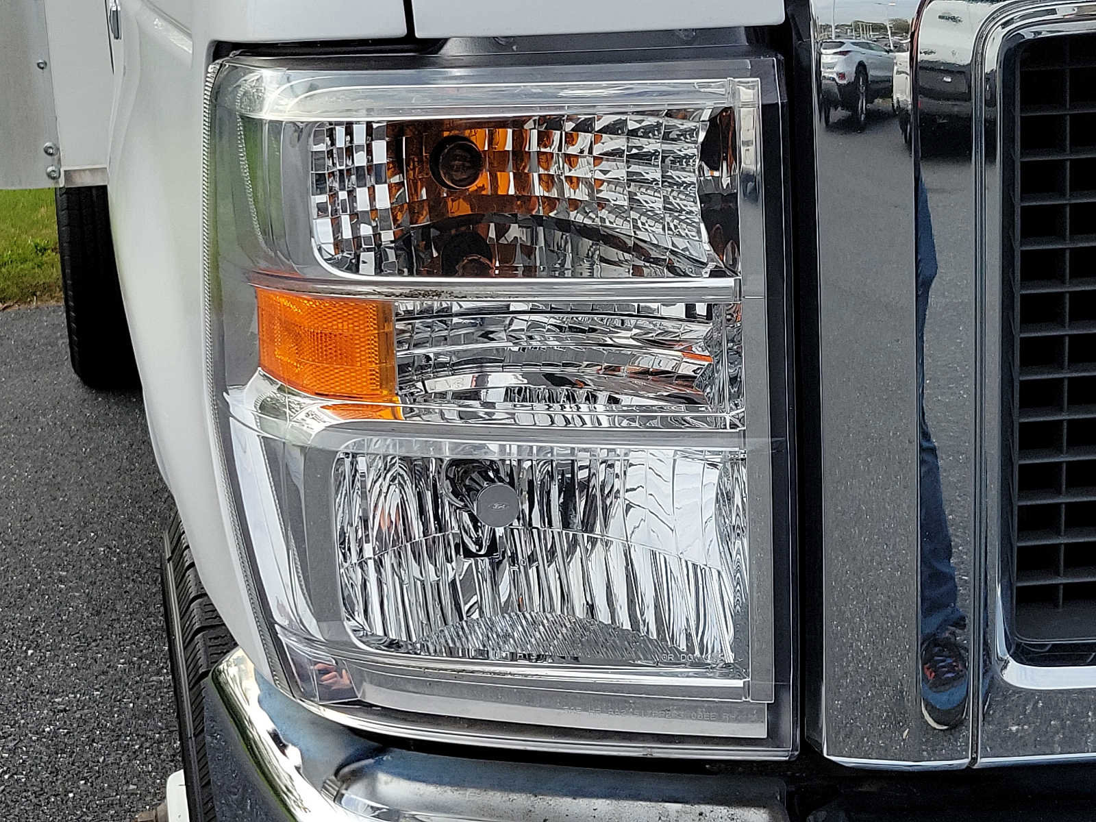 Used 2017 Ford E-350 and Econoline 350 Super Duty w/ Power Windows & Locks Group image 10