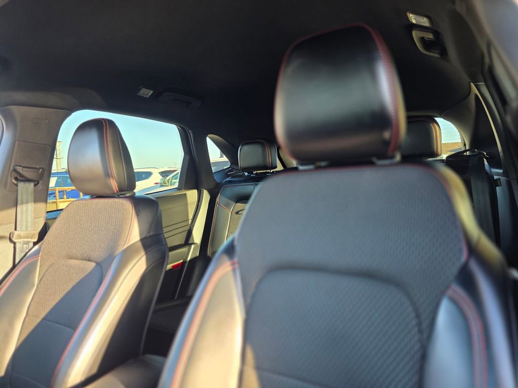 Used 2025 Ford Escape ST-Line image 13