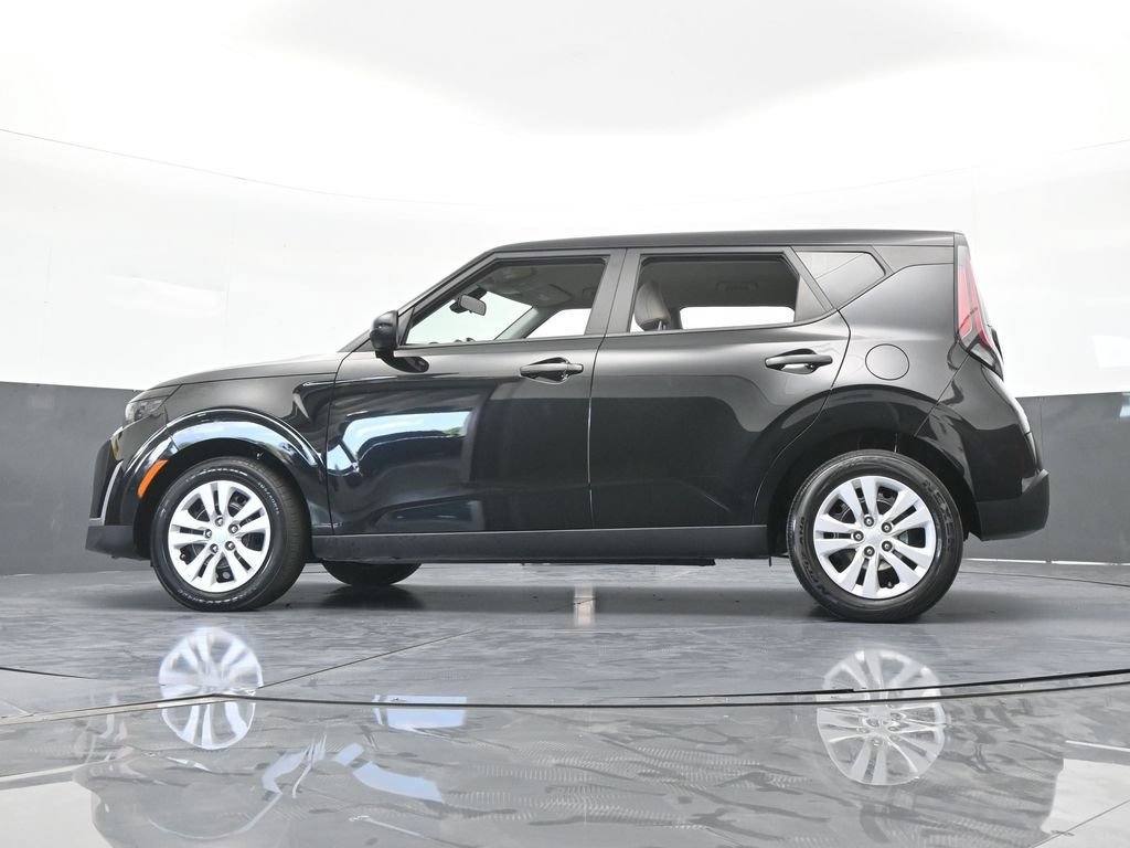 Used 2023 Kia Soul LX FWD image 45