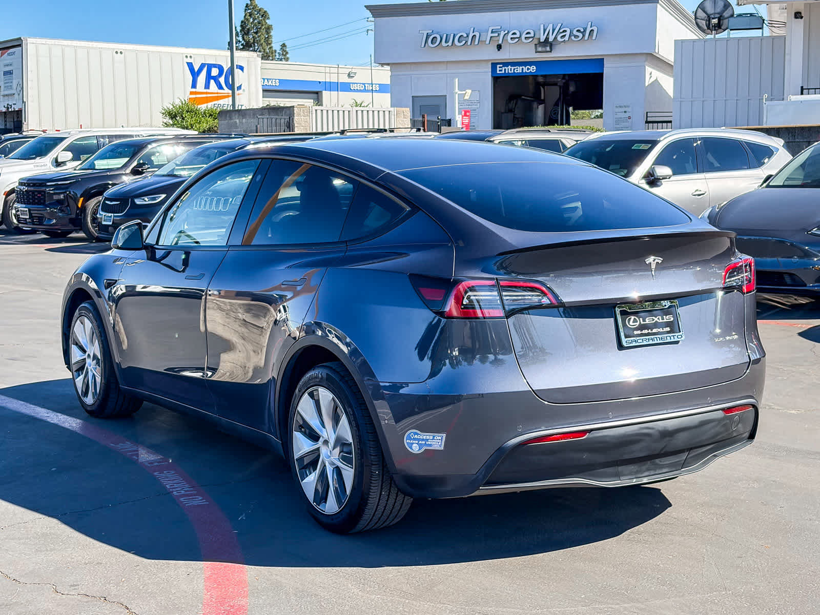 Used 2021 Tesla Model Y Long Range video 2