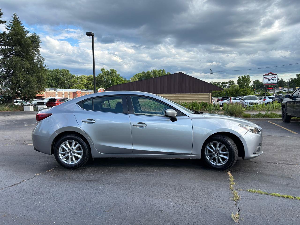 Used 2014 MAZDA MAZDA3 i Touring FWD image 10