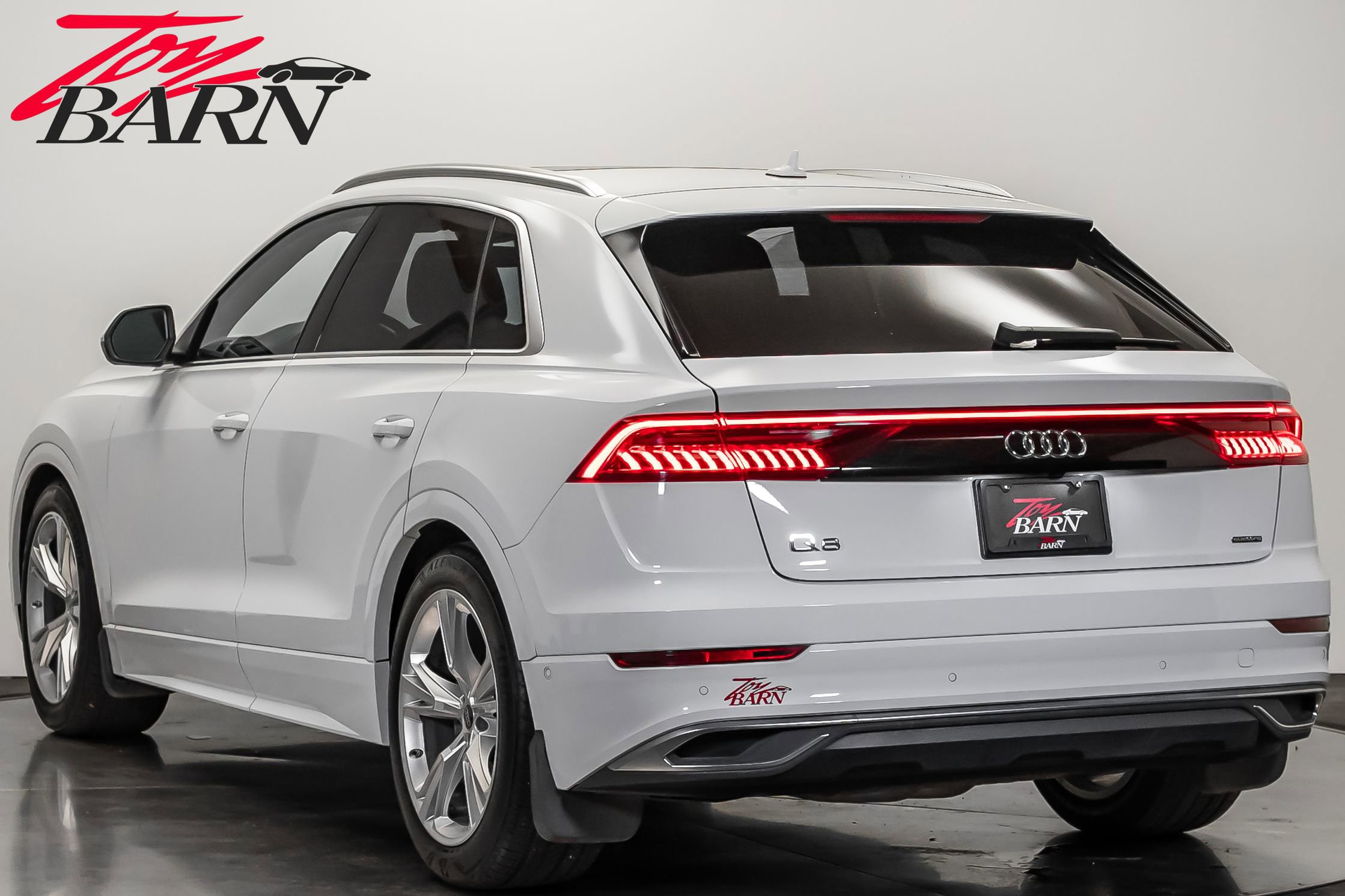 Used 2023 Audi Q8 Prestige image 3