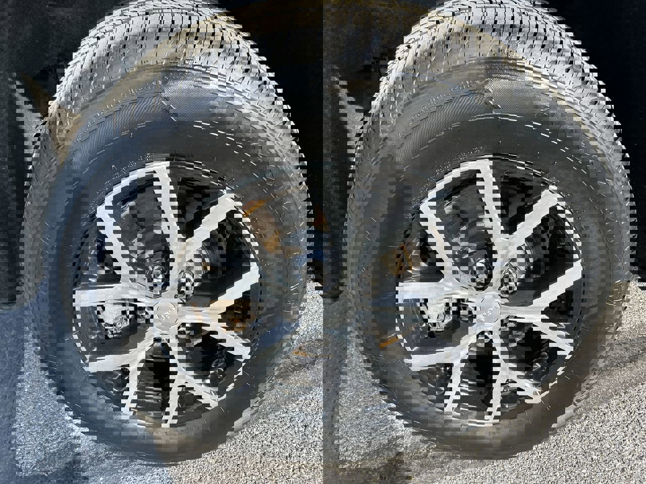 Used 2024 Jeep Grand Cherokee L Limited AWD/4WD image 9