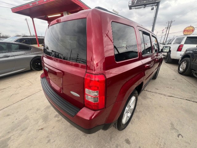 Used 2013 Jeep Patriot Latitude w/ Sun/Sound Group image 5