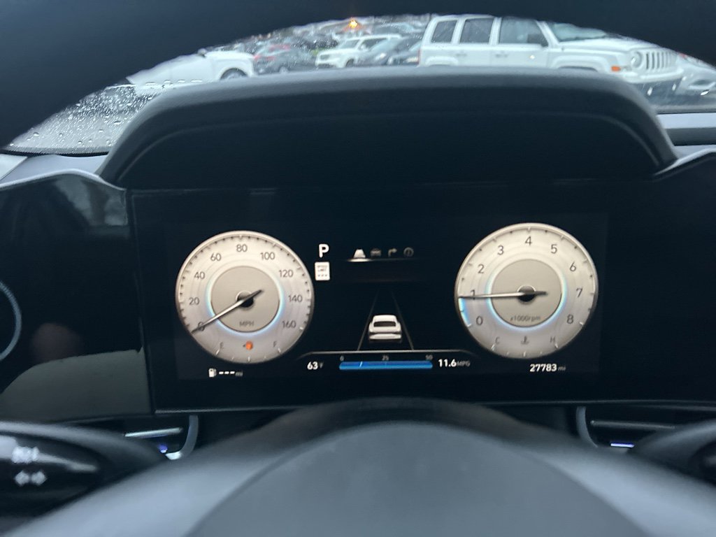 Used 2025 Hyundai Elantra SEL image 12