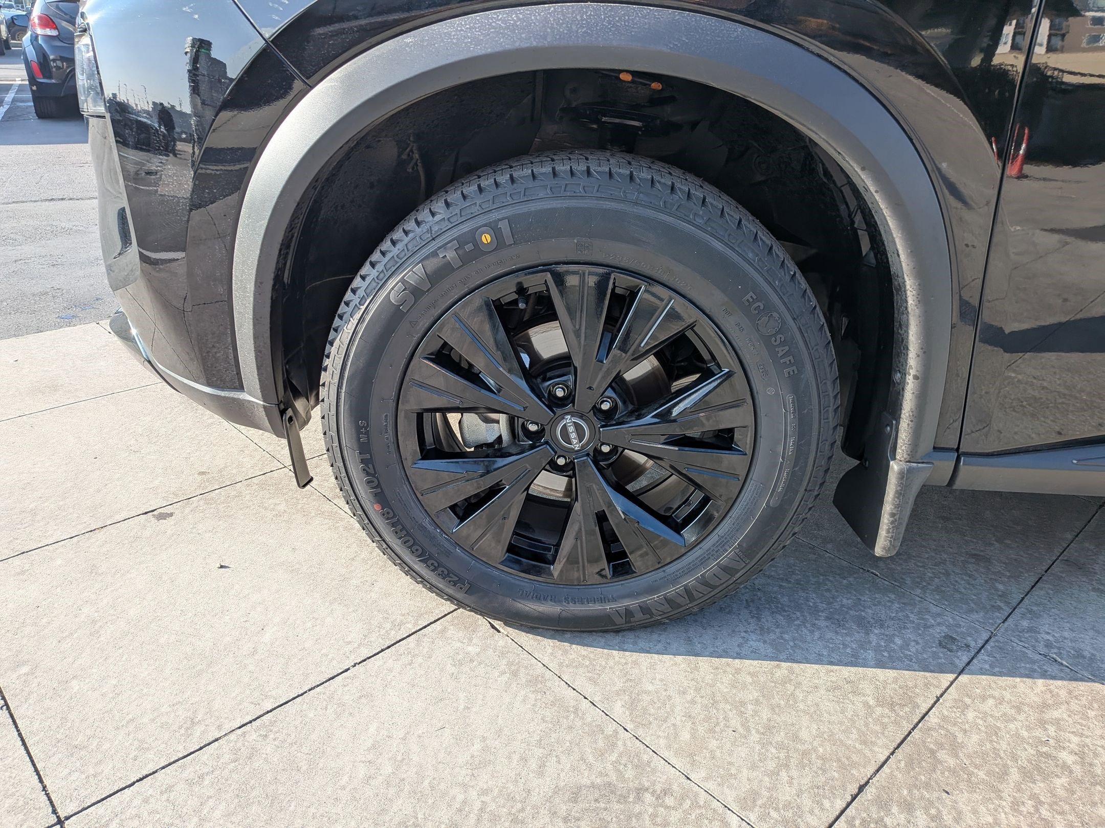 Used 2023 Nissan Rogue SV w/ SV Premium B Package image 13