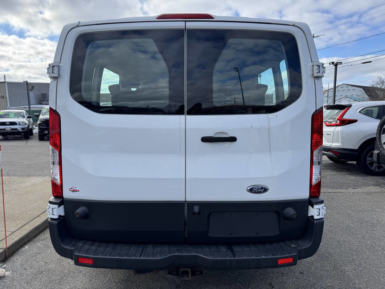 Used 2017 Ford Transit 350 XLT image 8