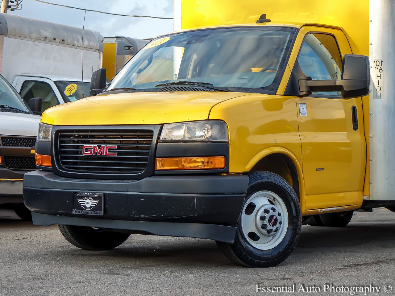 Used 2021 GMC Savana 3500 Extended w/ Power Convenience Package RWD image 3