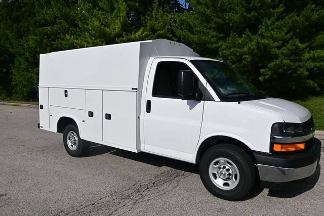 New 2026 Chevrolet Express 3500 w/ Power Convenience Package RWD image 6