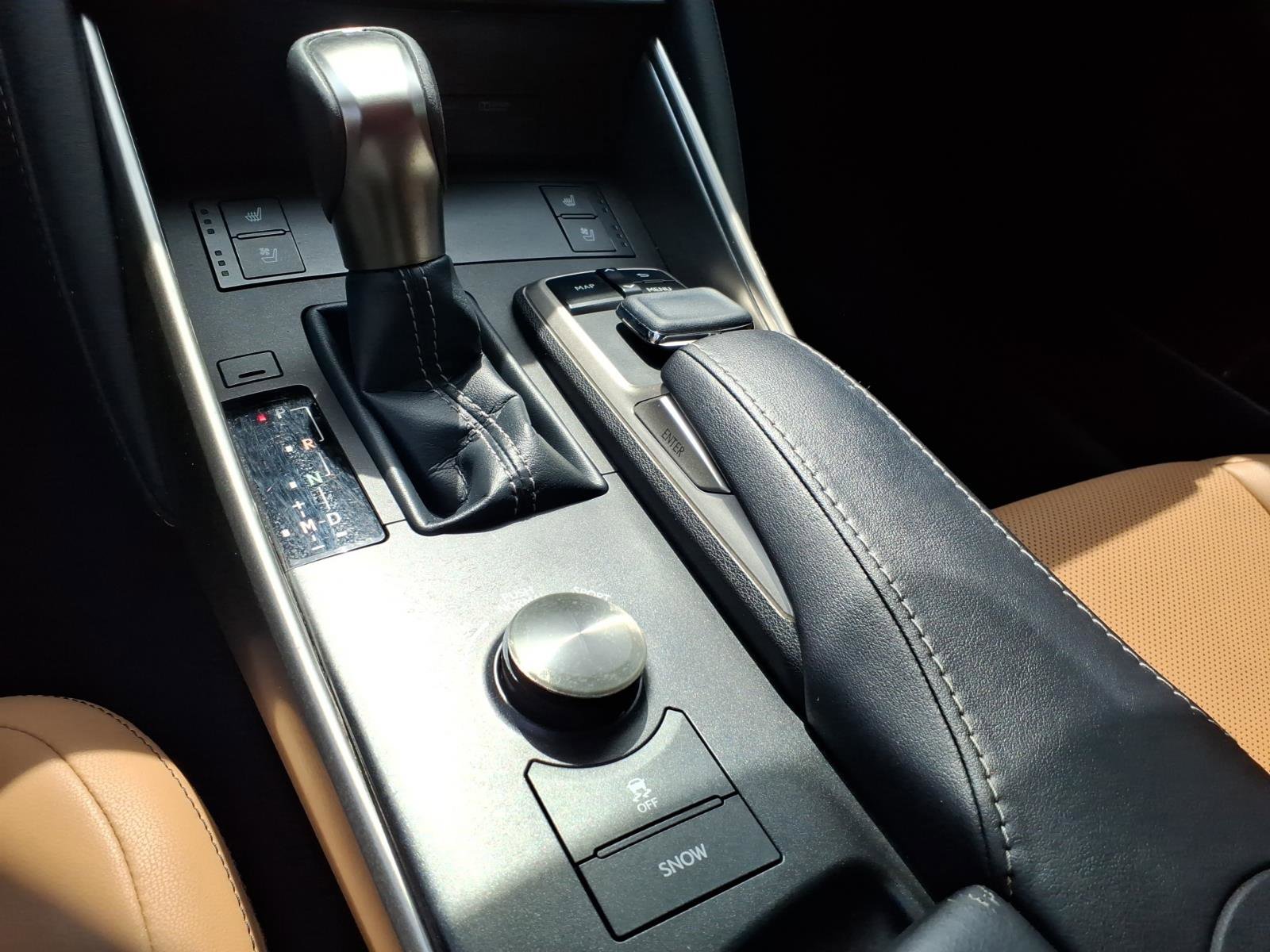 Used 2018 Lexus IS 300 AWD w/ Comfort Package image 13