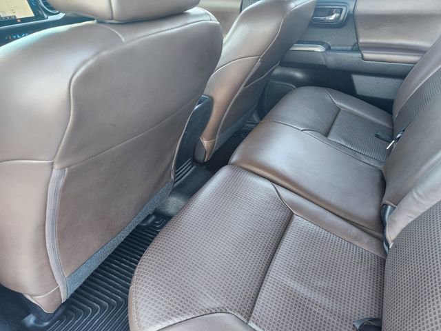 Used 2018 Toyota Tacoma Limited AWD/4WD image 32