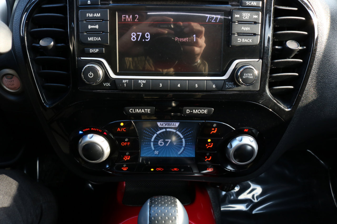 Used 2015 Nissan Juke SV w/ Cold Weather Package image 29