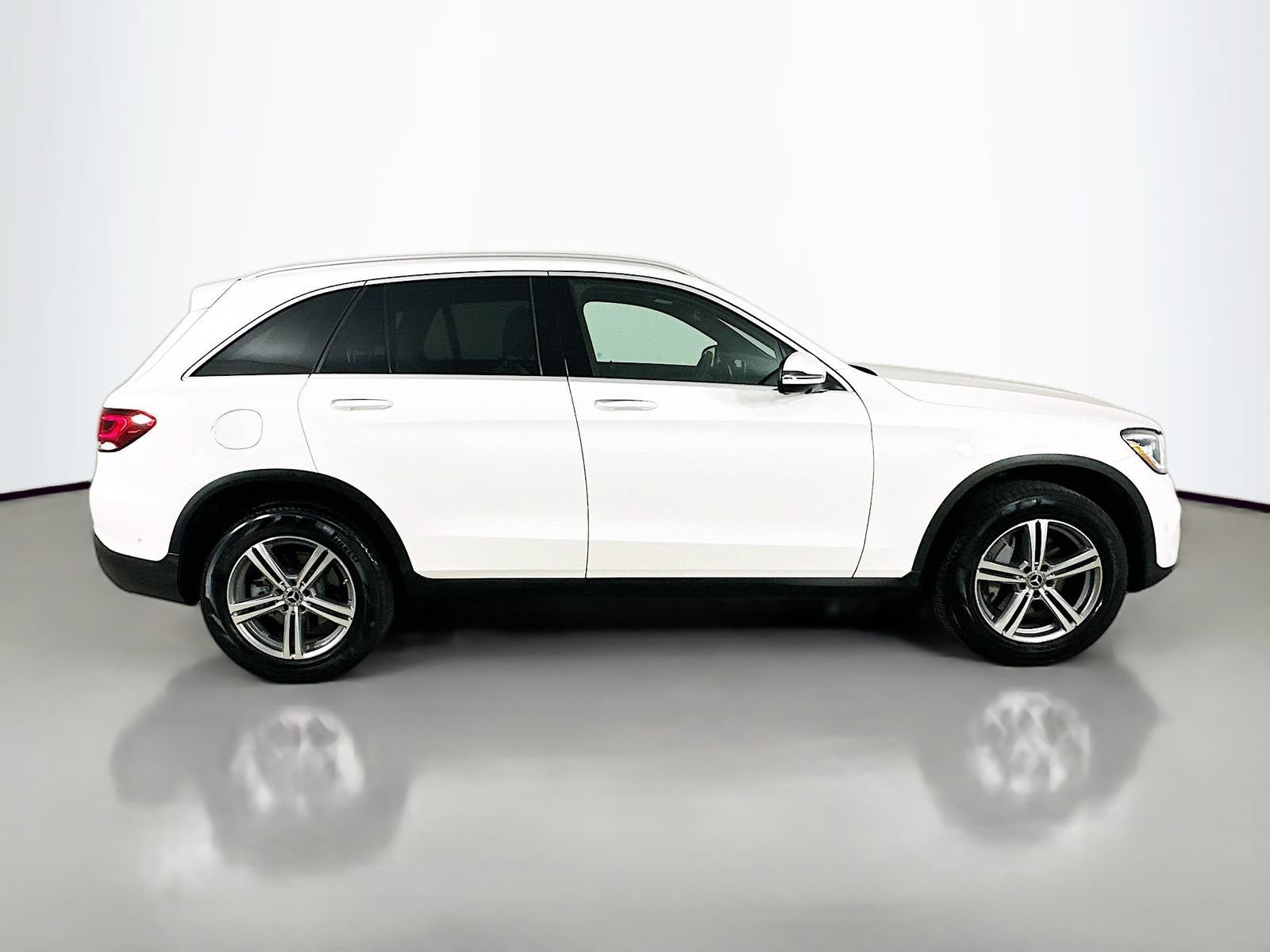 Used 2021 Mercedes-Benz GLC 300 4MATIC image 4