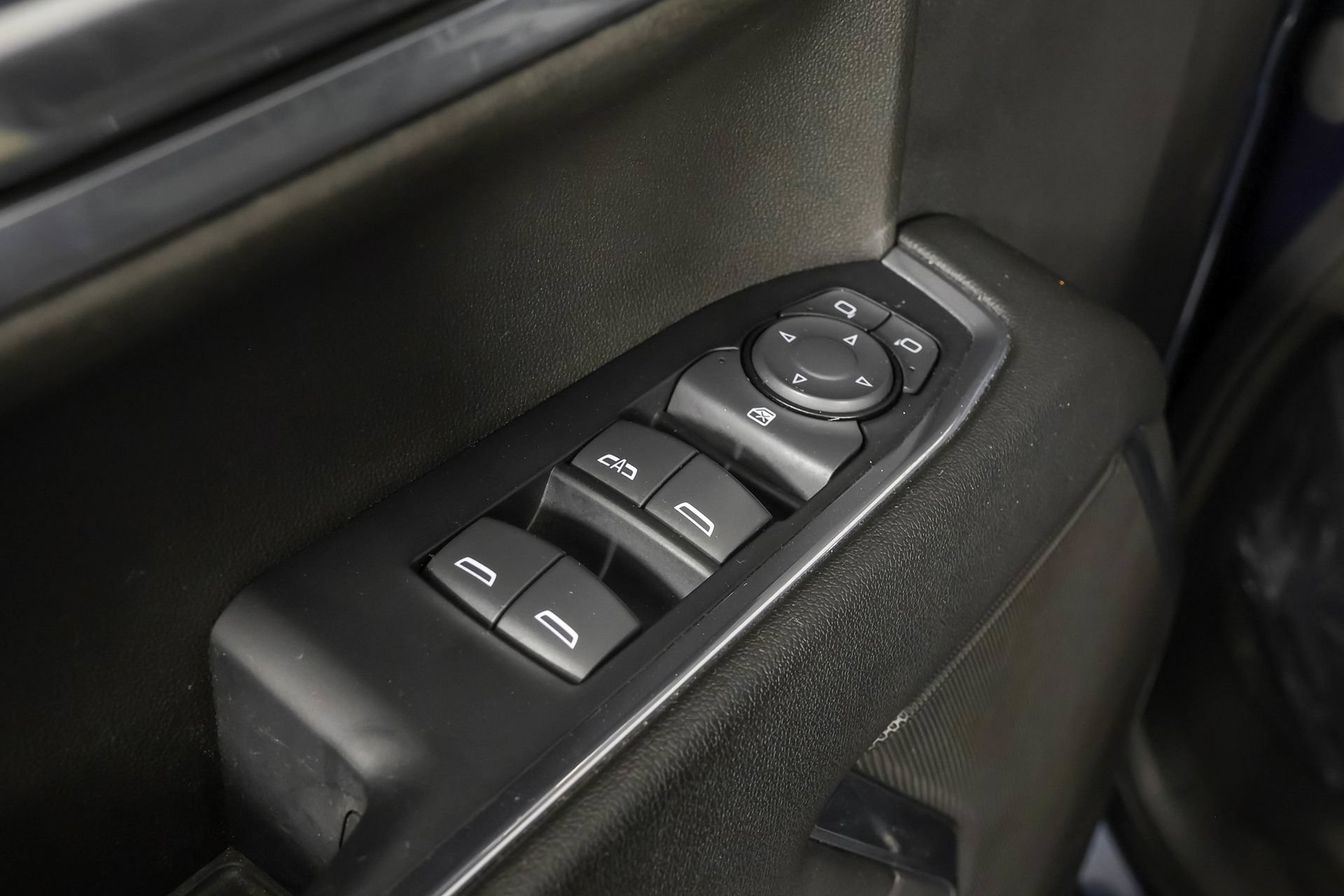 Used 2023 Chevrolet Silverado 1500 LT AWD/4WD image 35