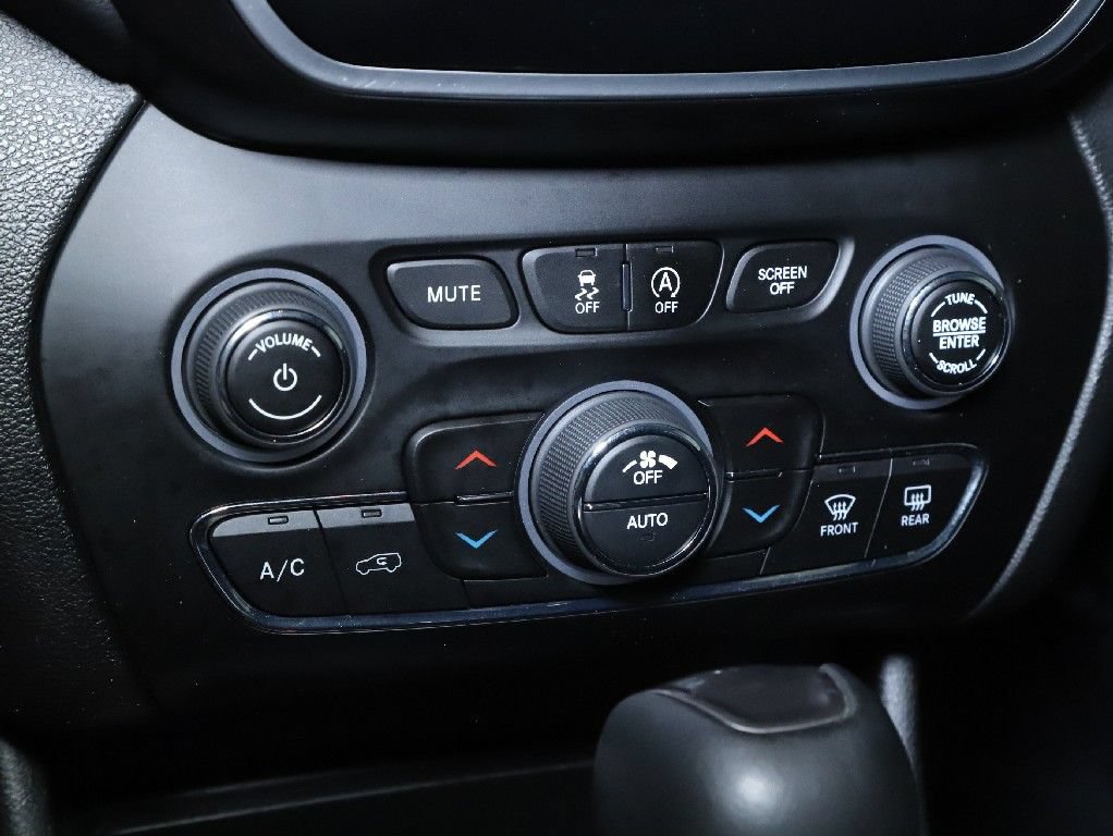 Used 2020 Jeep Cherokee Limited AWD/4WD image 27
