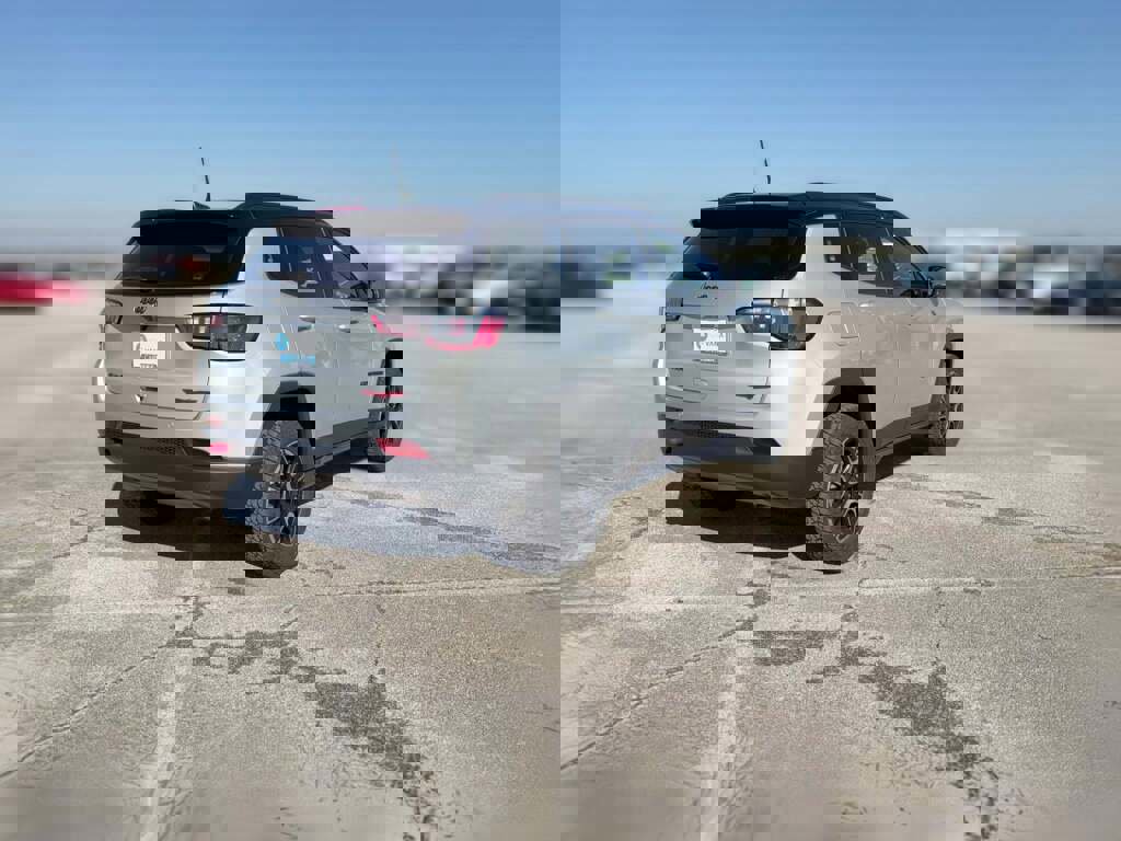 New 2026 Jeep Compass Trailhawk image 11