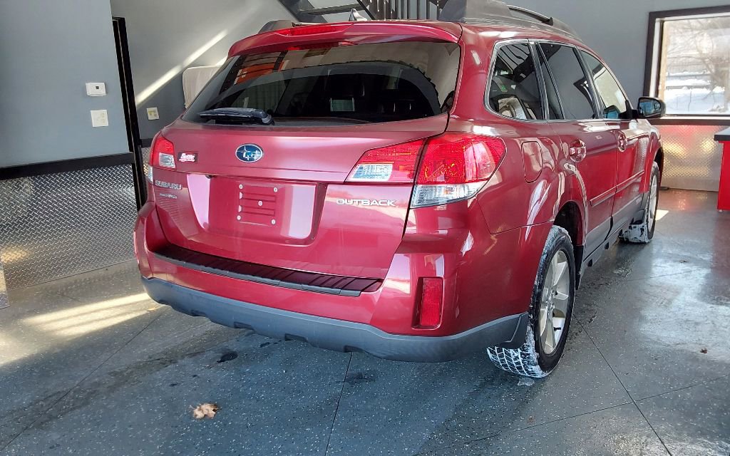 Used 2013 Subaru Outback 2.5i Limited w/ Moonroof Pkg image 9