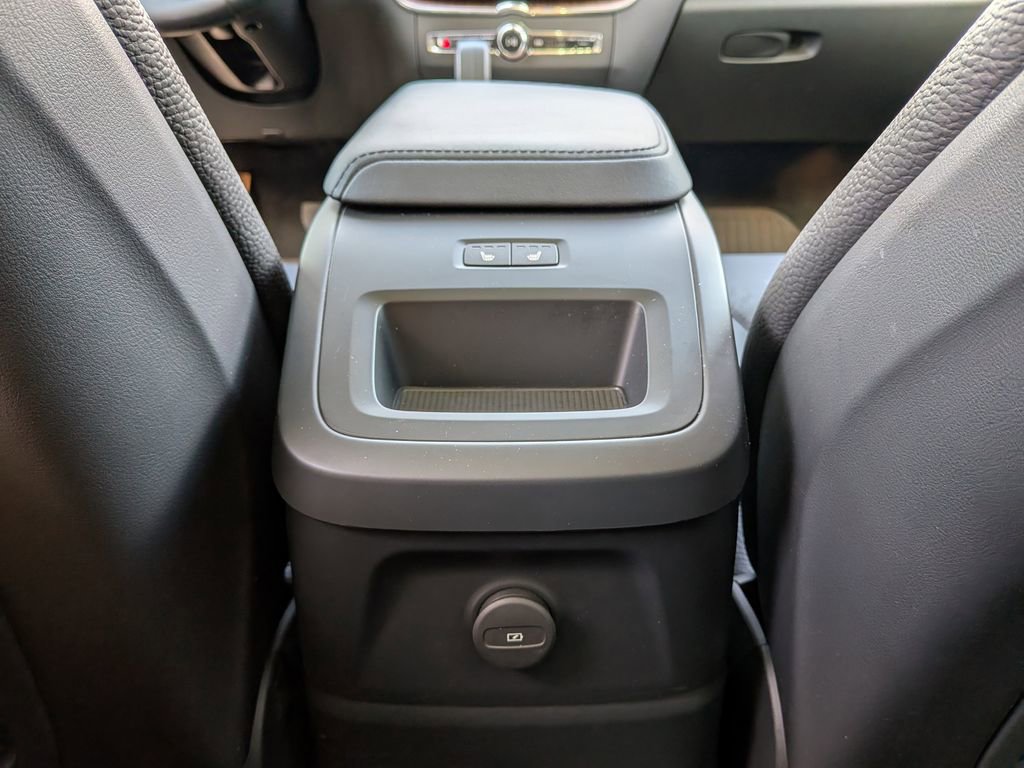 New 2024 Volvo XC60 T8 Plus w/ Protection Package Premier image 4