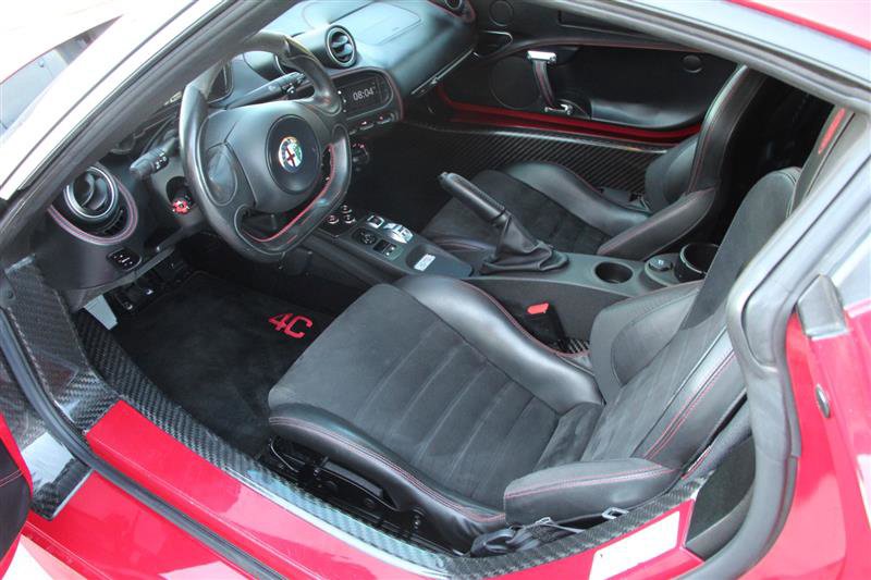 Used 2015 Alfa Romeo 4C Launch Edition w/ Convenience Group RWD image 10