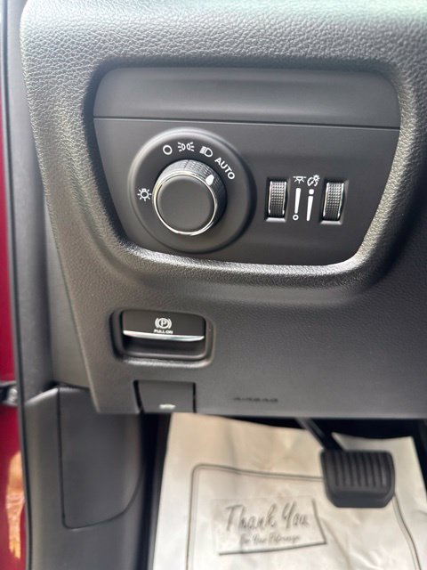 Used 2024 Jeep Grand Cherokee L Laredo w/ Luxury Tech Group I AWD/4WD image 20