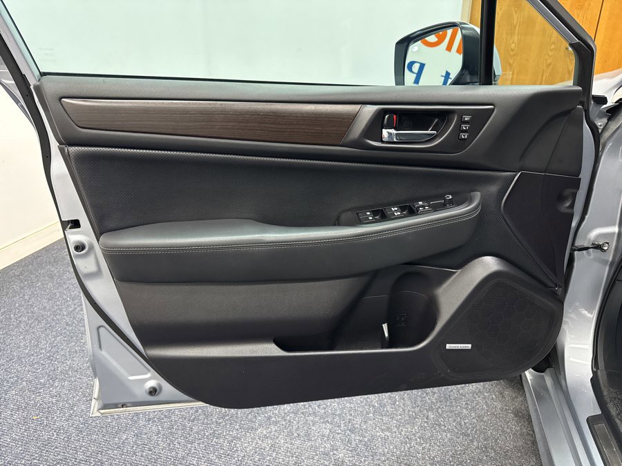 Used 2017 Subaru Legacy 2.5i Limited w/ Popular Package #4 image 4