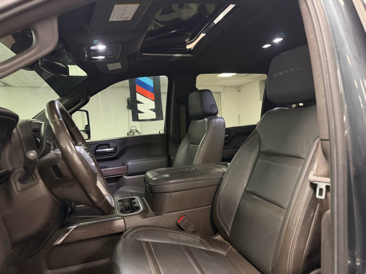 Used 2022 GMC Sierra 3500 Denali image 17