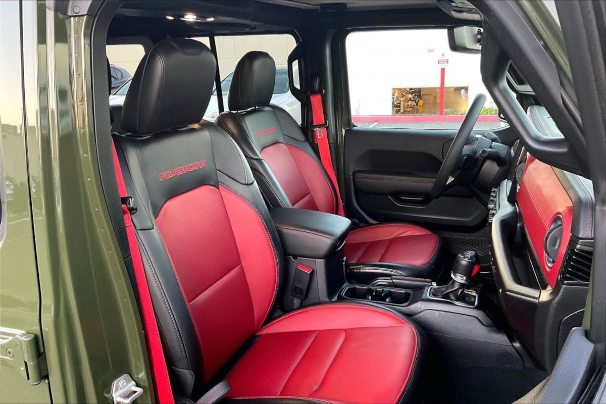 Used 2023 Jeep Wrangler Unlimited Rubicon 4xe AWD/4WD image 7