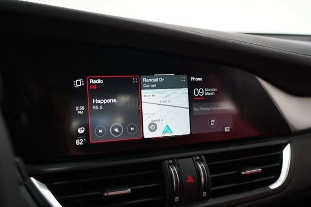 Used 2025 Alfa Romeo Giulia AWD image 25